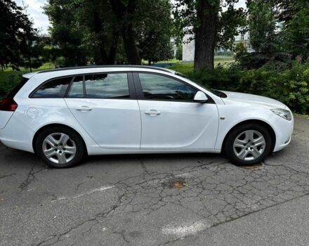 Белый Опель Инсигния, объемом двигателя 2 л и пробегом 211 тыс. км за 6890 $, фото 3 на Automoto.ua