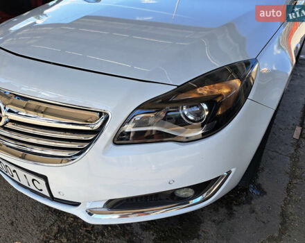 Белый Опель Инсигния, объемом двигателя 1.96 л и пробегом 204 тыс. км за 9700 $, фото 2 на Automoto.ua