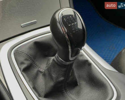 Белый Опель Инсигния, объемом двигателя 2 л и пробегом 179 тыс. км за 9399 $, фото 49 на Automoto.ua