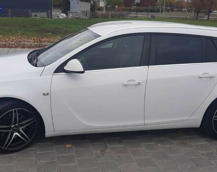 Белый Опель Инсигния, объемом двигателя 2 л и пробегом 220 тыс. км за 8600 $, фото 10 на Automoto.ua
