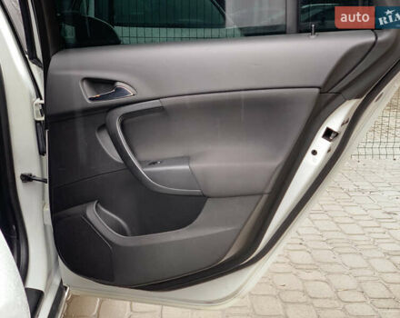 Белый Опель Инсигния, объемом двигателя 2 л и пробегом 179 тыс. км за 9399 $, фото 29 на Automoto.ua