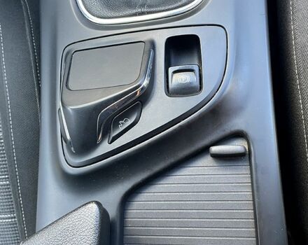 Белый Опель Инсигния, объемом двигателя 2 л и пробегом 246 тыс. км за 9100 $, фото 9 на Automoto.ua