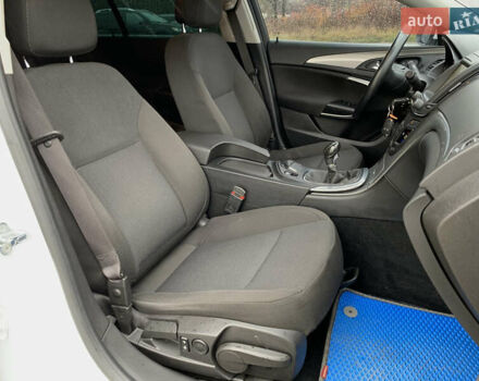 Белый Опель Инсигния, объемом двигателя 2 л и пробегом 179 тыс. км за 9399 $, фото 34 на Automoto.ua