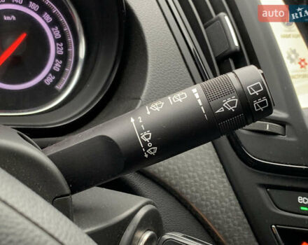 Белый Опель Инсигния, объемом двигателя 2 л и пробегом 179 тыс. км за 9399 $, фото 45 на Automoto.ua