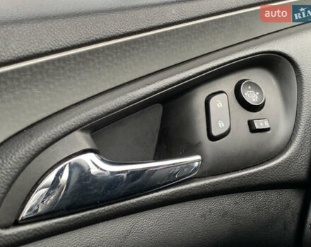 Белый Опель Инсигния, объемом двигателя 2 л и пробегом 179 тыс. км за 9399 $, фото 41 на Automoto.ua