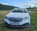 Білий Опель Інсігнія, об'ємом двигуна 1.96 л та пробігом 226 тис. км за 9300 $, фото 4 на Automoto.ua