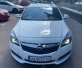 Белый Опель Инсигния, объемом двигателя 2 л и пробегом 297 тыс. км за 10700 $, фото 3 на Automoto.ua