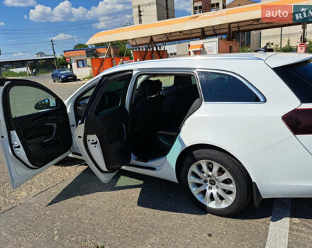 Белый Опель Инсигния, объемом двигателя 1.96 л и пробегом 204 тыс. км за 9700 $, фото 8 на Automoto.ua