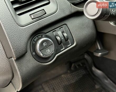 Білий Опель Інсігнія, об'ємом двигуна 1.96 л та пробігом 204 тис. км за 9500 $, фото 14 на Automoto.ua