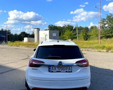 Белый Опель Инсигния, объемом двигателя 2 л и пробегом 246 тыс. км за 9100 $, фото 2 на Automoto.ua