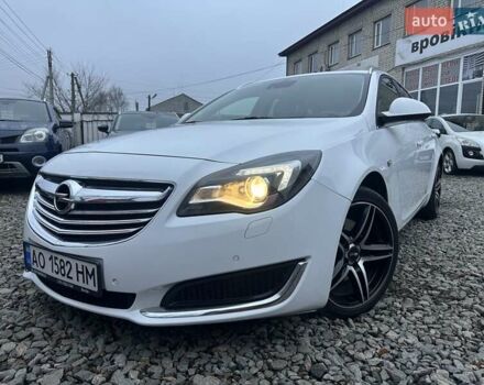 Белый Опель Инсигния, объемом двигателя 2 л и пробегом 288 тыс. км за 8800 $, фото 1 на Automoto.ua