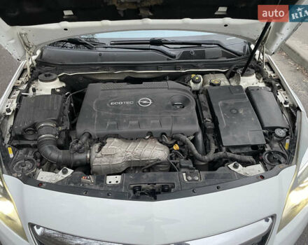 Білий Опель Інсігнія, об'ємом двигуна 1.96 л та пробігом 298 тис. км за 10800 $, фото 31 на Automoto.ua