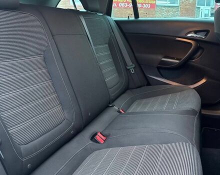 Белый Опель Инсигния, объемом двигателя 2 л и пробегом 217 тыс. км за 8800 $, фото 5 на Automoto.ua