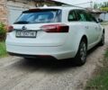 Белый Опель Инсигния, объемом двигателя 1.36 л и пробегом 45 тыс. км за 10999 $, фото 2 на Automoto.ua