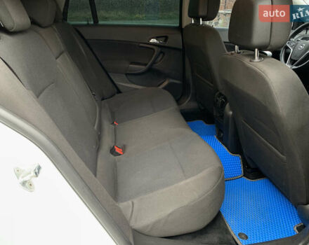 Белый Опель Инсигния, объемом двигателя 2 л и пробегом 179 тыс. км за 9399 $, фото 30 на Automoto.ua