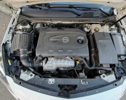 Белый Опель Инсигния, объемом двигателя 2 л и пробегом 246 тыс. км за 12800 $, фото 10 на Automoto.ua