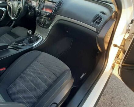 Белый Опель Инсигния, объемом двигателя 2 л и пробегом 220 тыс. км за 8600 $, фото 7 на Automoto.ua