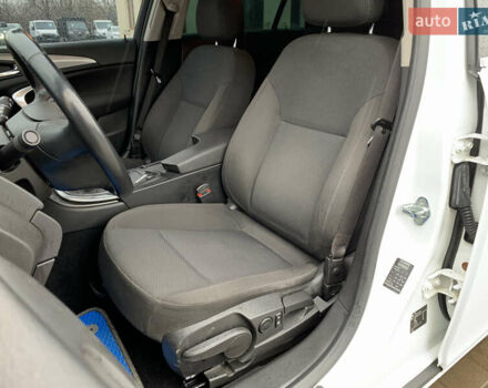 Белый Опель Инсигния, объемом двигателя 2 л и пробегом 179 тыс. км за 9399 $, фото 24 на Automoto.ua