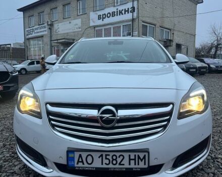 Белый Опель Инсигния, объемом двигателя 2 л и пробегом 217 тыс. км за 8800 $, фото 4 на Automoto.ua