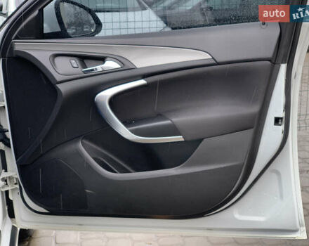 Белый Опель Инсигния, объемом двигателя 2 л и пробегом 179 тыс. км за 9399 $, фото 31 на Automoto.ua