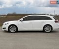Белый Опель Инсигния, объемом двигателя 1.96 л и пробегом 248 тыс. км за 9200 $, фото 2 на Automoto.ua