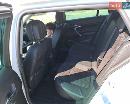 Белый Опель Инсигния, объемом двигателя 1.96 л и пробегом 204 тыс. км за 9700 $, фото 9 на Automoto.ua