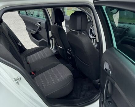 Опель Инсигния 2014 в Дрогобыче на Automoto.ua Белый Опель Инсигния, объемом двигателя 2 л и пробегом 187 тыс. км за 10500 $, фото 10 на Automoto.ua