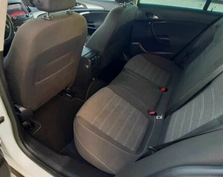 Белый Опель Инсигния, объемом двигателя 2 л и пробегом 220 тыс. км за 8600 $, фото 3 на Automoto.ua