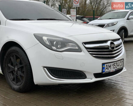 Белый Опель Инсигния, объемом двигателя 2 л и пробегом 179 тыс. км за 9399 $, фото 7 на Automoto.ua