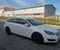 Белый Опель Инсигния, объемом двигателя 2 л и пробегом 330 тыс. км за 7300 $, фото 3 на Automoto.ua