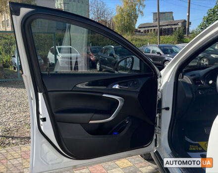 Белый Опель Инсигния, объемом двигателя 2 л и пробегом 194 тыс. км за 12500 $, фото 9 на Automoto.ua