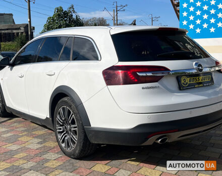 Белый Опель Инсигния, объемом двигателя 2 л и пробегом 194 тыс. км за 12500 $, фото 4 на Automoto.ua