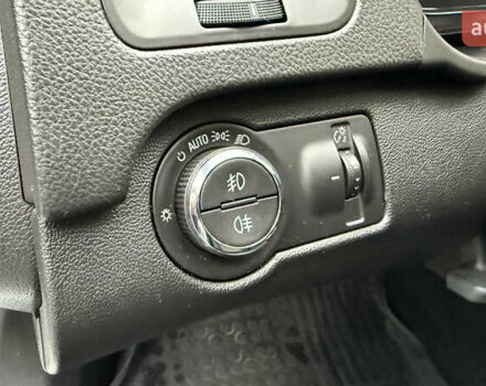 Белый Опель Инсигния, объемом двигателя 1.96 л и пробегом 241 тыс. км за 9800 $, фото 37 на Automoto.ua