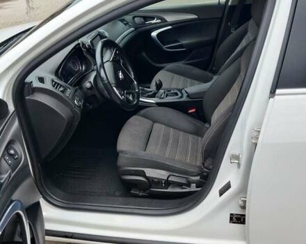 Белый Опель Инсигния, объемом двигателя 1.6 л и пробегом 234 тыс. км за 10000 $, фото 10 на Automoto.ua