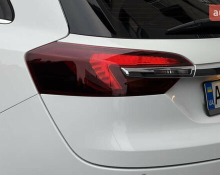 Белый Опель Инсигния, объемом двигателя 1.96 л и пробегом 241 тыс. км за 9800 $, фото 18 на Automoto.ua