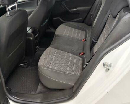 Белый Опель Инсигния, объемом двигателя 1.6 л и пробегом 234 тыс. км за 10000 $, фото 1 на Automoto.ua