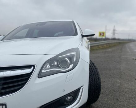 Белый Опель Инсигния, объемом двигателя 2 л и пробегом 320 тыс. км за 9349 $, фото 3 на Automoto.ua