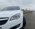 Белый Опель Инсигния, объемом двигателя 2 л и пробегом 320 тыс. км за 9349 $, фото 3 на Automoto.ua