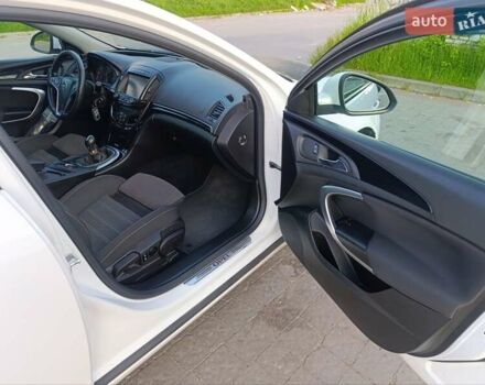 Белый Опель Инсигния, объемом двигателя 2 л и пробегом 248 тыс. км за 9650 $, фото 23 на Automoto.ua