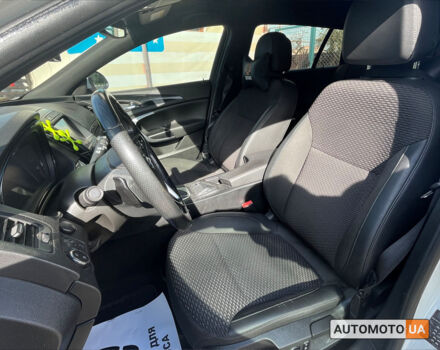 Белый Опель Инсигния, объемом двигателя 2 л и пробегом 194 тыс. км за 12500 $, фото 13 на Automoto.ua