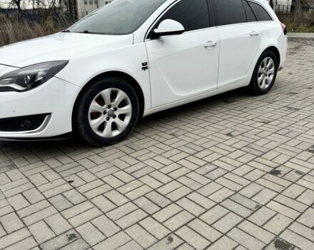 Білий Опель Інсігнія, об'ємом двигуна 2 л та пробігом 279 тис. км за 11700 $, фото 1 на Automoto.ua