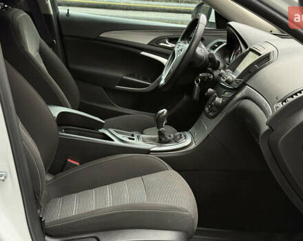 Белый Опель Инсигния, объемом двигателя 1.96 л и пробегом 241 тыс. км за 9800 $, фото 52 на Automoto.ua