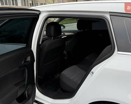 Белый Опель Инсигния, объемом двигателя 1.96 л и пробегом 241 тыс. км за 9800 $, фото 47 на Automoto.ua