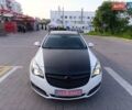 Белый Опель Инсигния, объемом двигателя 2 л и пробегом 248 тыс. км за 9650 $, фото 3 на Automoto.ua