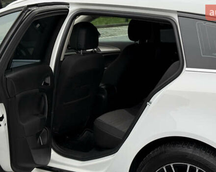 Белый Опель Инсигния, объемом двигателя 1.96 л и пробегом 241 тыс. км за 9800 $, фото 27 на Automoto.ua