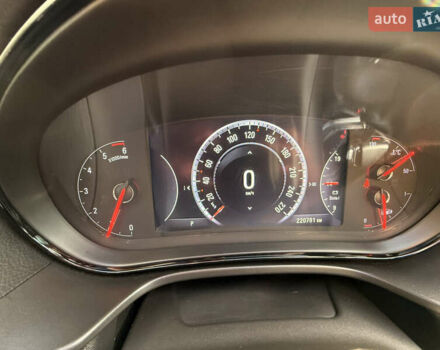 Білий Опель Інсігнія, об'ємом двигуна 2 л та пробігом 221 тис. км за 11600 $, фото 19 на Automoto.ua