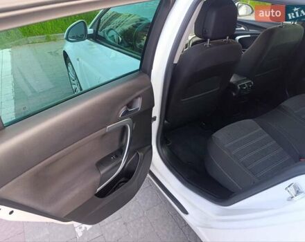 Белый Опель Инсигния, объемом двигателя 2 л и пробегом 248 тыс. км за 9650 $, фото 16 на Automoto.ua