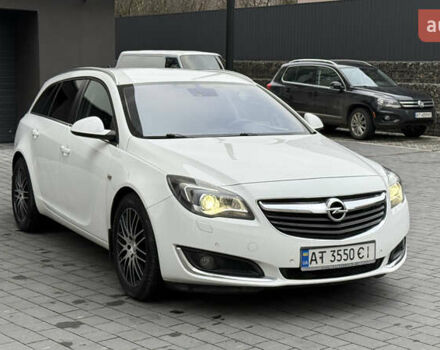 Белый Опель Инсигния, объемом двигателя 1.96 л и пробегом 241 тыс. км за 9800 $, фото 4 на Automoto.ua