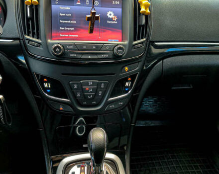 Белый Опель Инсигния, объемом двигателя 1.96 л и пробегом 290 тыс. км за 11200 $, фото 7 на Automoto.ua