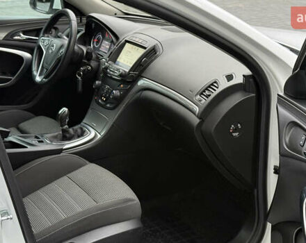 Белый Опель Инсигния, объемом двигателя 1.96 л и пробегом 241 тыс. км за 9800 $, фото 55 на Automoto.ua